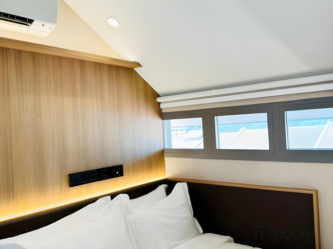 Bedroom 3, Claude Hotel, Singapore
