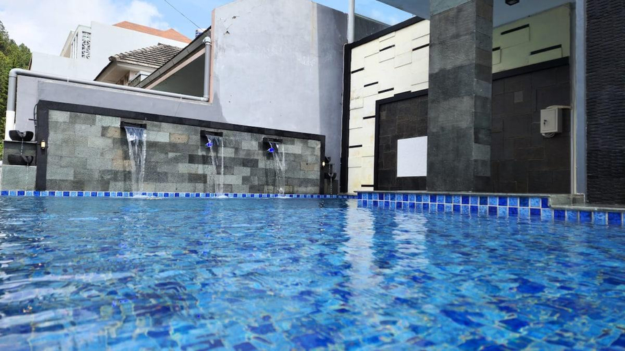 Sport & Beauty 2, Villa Kusuma Pinus M59, Malang