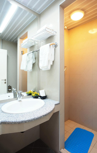 Bathroom 5, Garni Hotel Crystal, Kraljevo