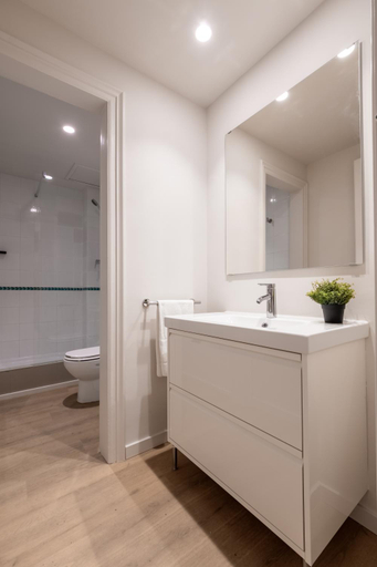 Bathroom 4, Caterina 1840 N2, Barcelona