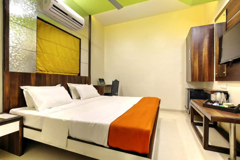 Bedroom 2, Hotel Lonavla, Pune