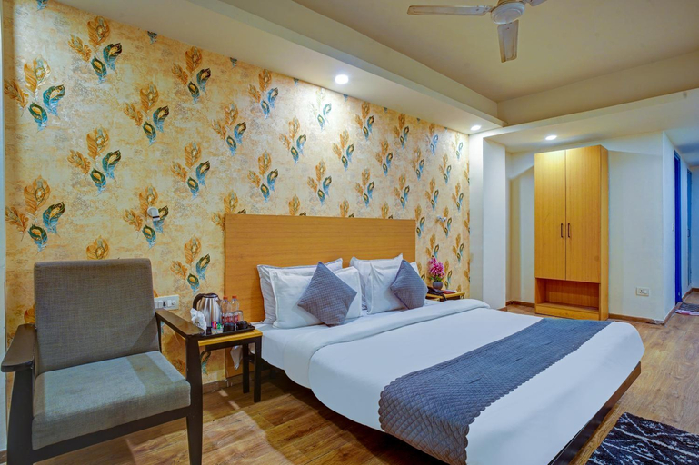 Bedroom 2, Hotel Aerostar Grand, Delhi