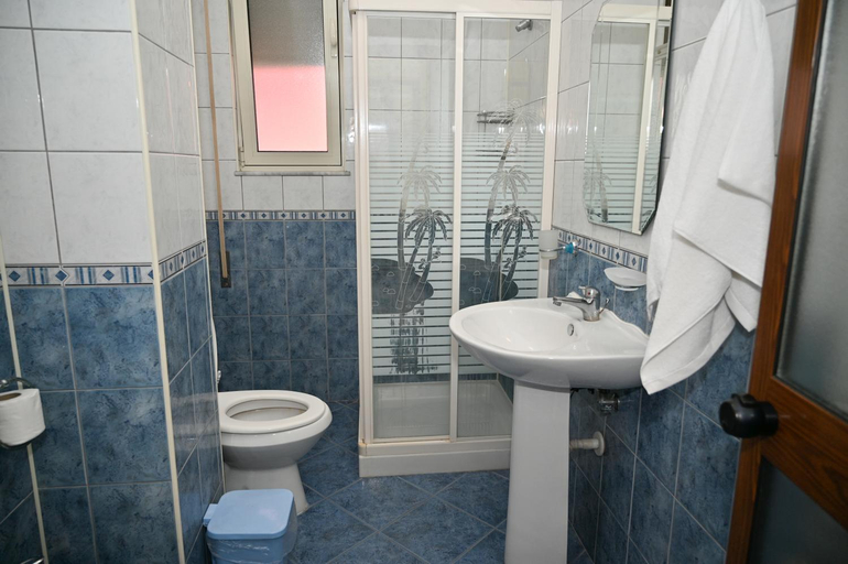 Bathroom 3, Hotel Vila Emes, Durrësit