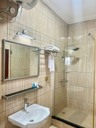 Bathroom 3, Golden Tulip Hotel GT31-Rivotel, Obio/Akp