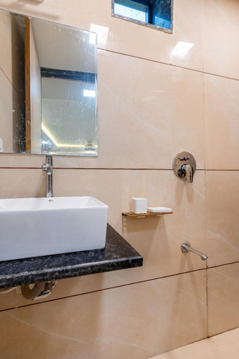 Bathroom 3, Hotel Noble Inn, Ahmadabad
