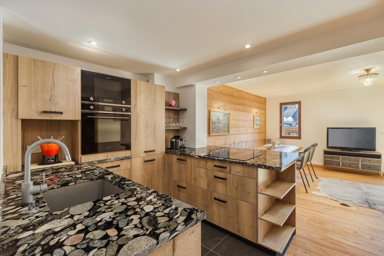 Room 5, La Pers v Rance 12, Haute-Savoie