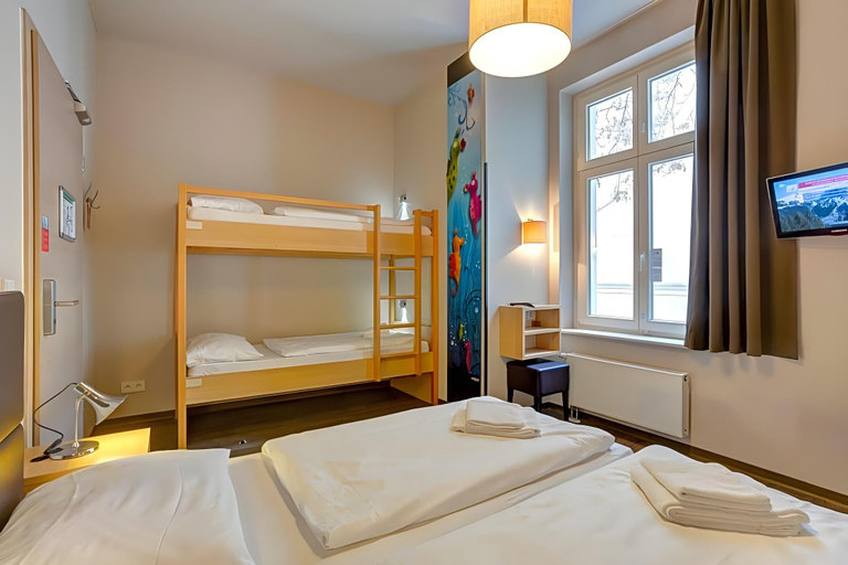 Bedroom 3, MEININGER Hotel Berlin Mitte, Berlin