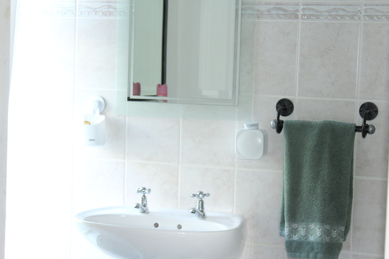 Bathroom 4, Panorama Guest House, Buffalo City