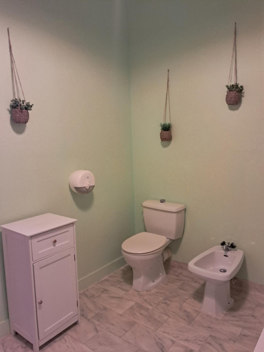 Bathroom 5, Hotel Le Normandy, Tarn-et-Garonne
