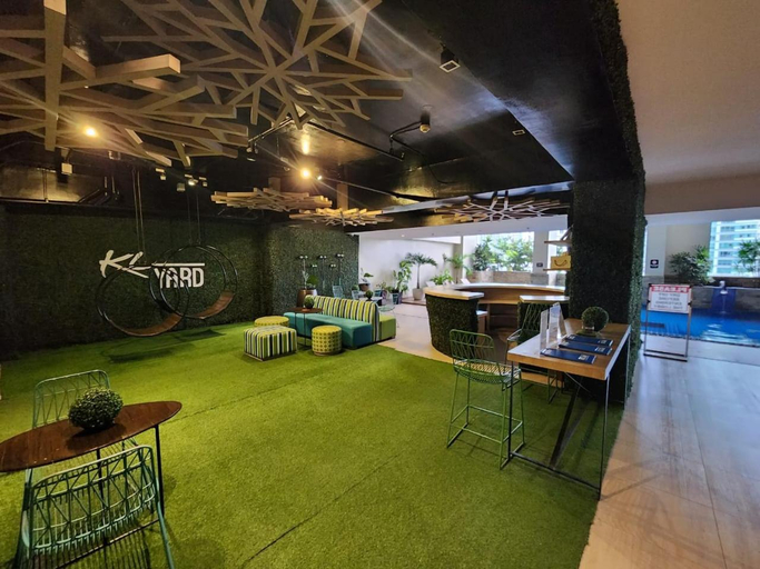 Food & Drinks 5, Studio Unit with Balcony at Legaspi Village KL Tower Residence - Along Greenbelt Mall Area, Makati City