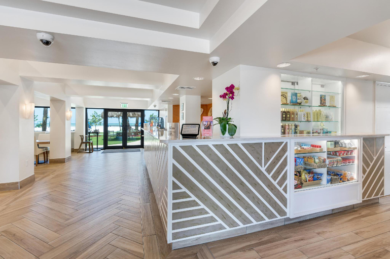Public Area 2, Best Western Plus Beach Resort, Lee