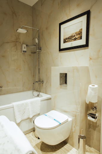 Bathroom 3, Alice Place Hotel, Odes'ka