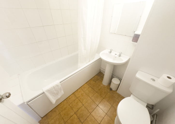 Bathroom 4, The Oakland, Essex