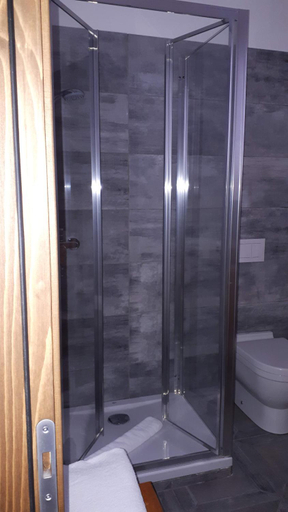 Bathroom 4, Hotel Bed & Rooms , Corte Rossa -1 Min Walk To Bernina Express, Sondrio