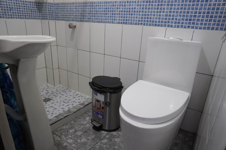 Bathroom 3, Posada Rabin Ajaw, San Juan La Laguna