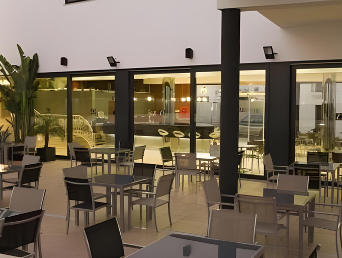 Food & Drinks 4, Hotel y Apartamentos Conilsol, Cádiz
