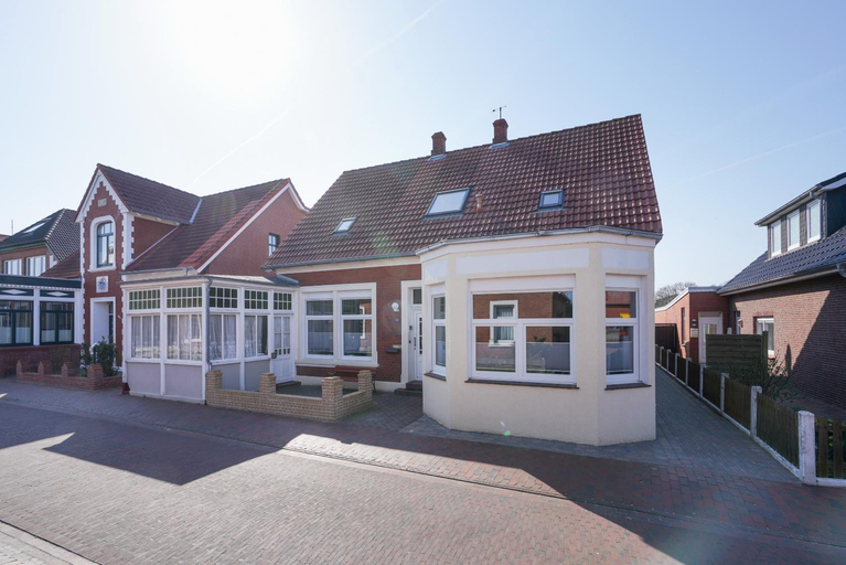 Others 4, Hotel Windrose Borkum, Leer