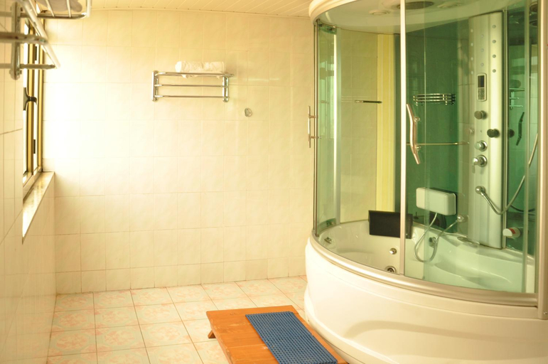 Bathroom 2, Churchill Addis Ababa Hotel, Addis Abeba