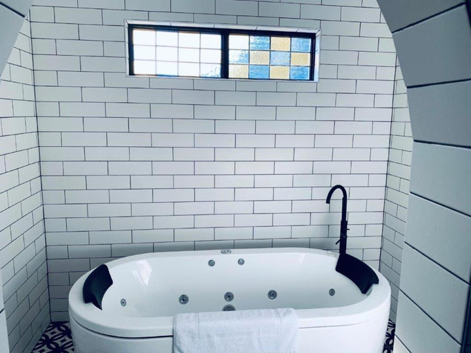 Bathroom 3, The Manor Basket Range, Adelaide