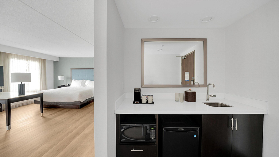 Bedroom 2, Hampton Inn & Suites by Hilton Toronto Markham, York