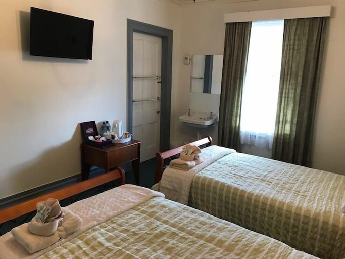Bedroom 3, The Kentish Hotel, Franklin
