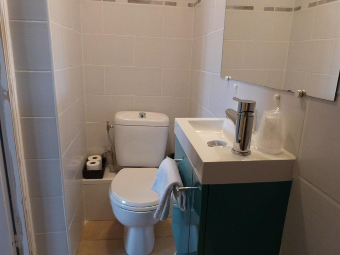 Bathroom 5, Logis Hotel La Borie, Dordogne