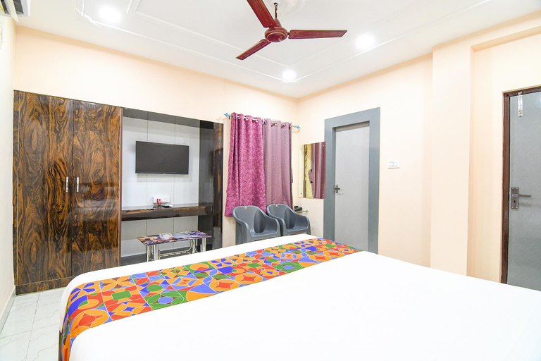 Bedroom 3, FabHotel Olive Inn I - 260m from Saltlake Sector V Metro Station, North 24 Parganas