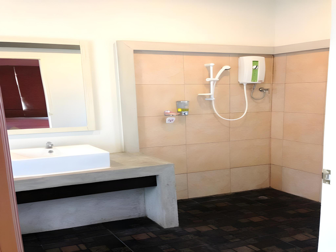 Bathroom 3, Saabpaiboon Grand Resort, Det Udom