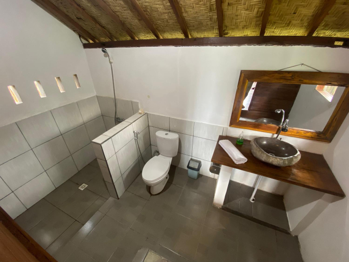 Bathroom 5, Hakiki Inn Bungalows, Lombok