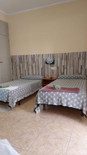 Others 5, Pension Suiza, Tarragona