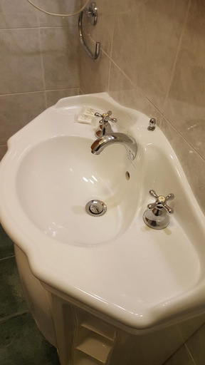 Bathroom 5, Nuovo Albergo, Chieti