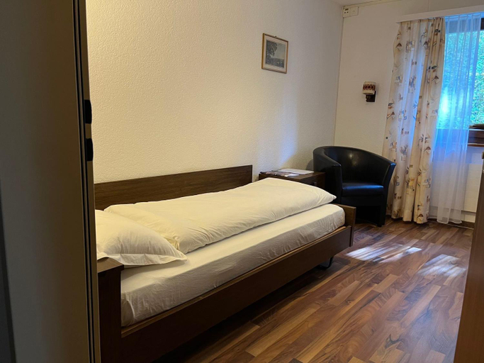Others 3, Hotel Gemmi, Leuk
