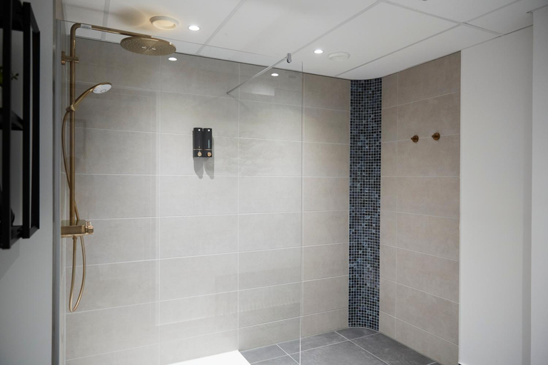 Bathroom, Grand Hotel Nautimar, Dithmarschen
