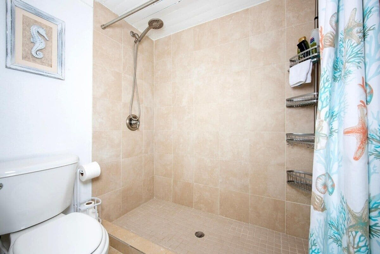 Bathroom, Lillian's Cottage Cottage