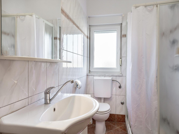 Bathroom, Holiday House in Liznjan with Garden BBQ, Ližnjan