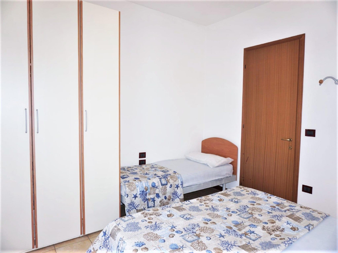 Bedroom 2, Pleasant One-Bedroom Villa with Pool, Venezia