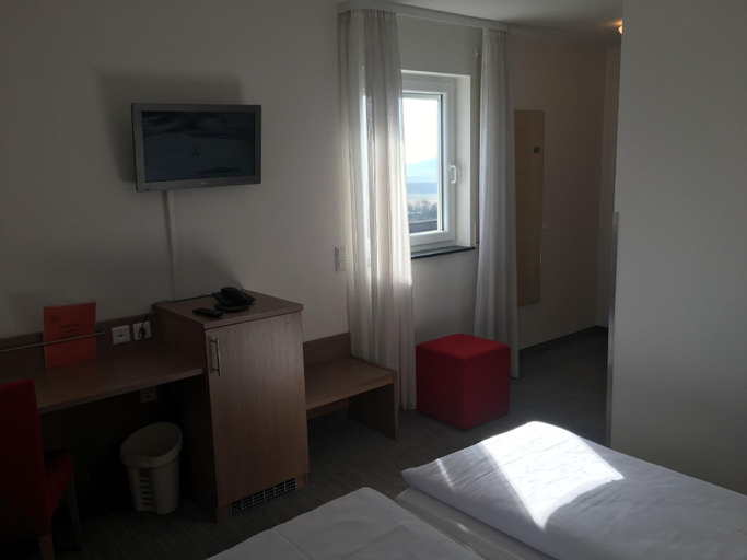 Bedroom 2, Landhotel Gasthof am Berg, Alb-Donau-Kreis