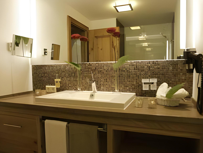 Bathroom 4, Hotel Bergblick, Reutte