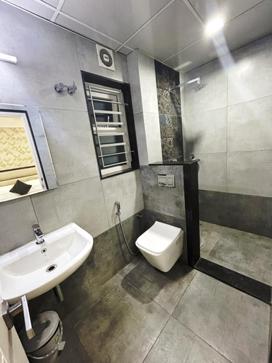Bathroom 3, Hotel Rize Inn, Bangalore
