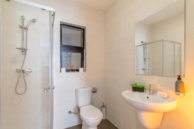 Bathroom 2, Swieqi Stay with shared facilities 107