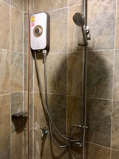 Bathroom 3, Rinna Resort, Kantrang
