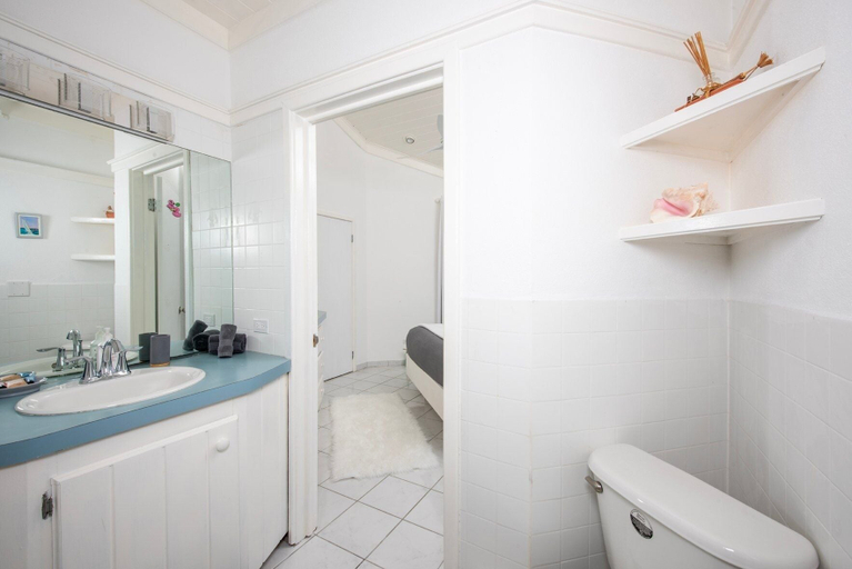 Bathroom 4, Trident Cottage 2 Bedroom Cottage
