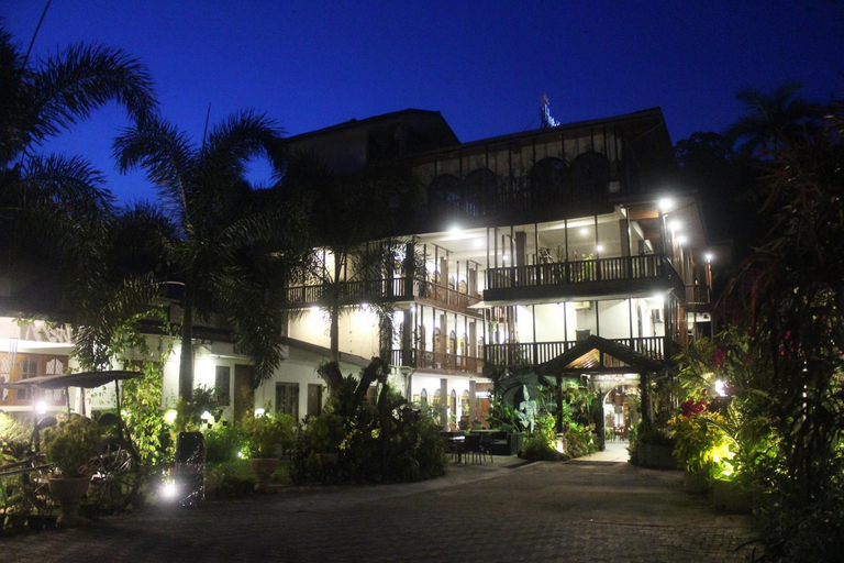 Exterior & Views