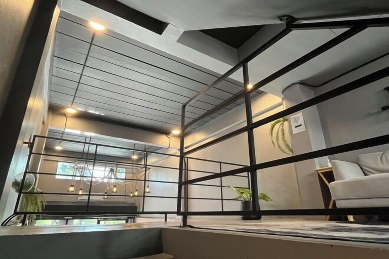 Interior 5, Friends Station Hostel & Cafe, Pattaya