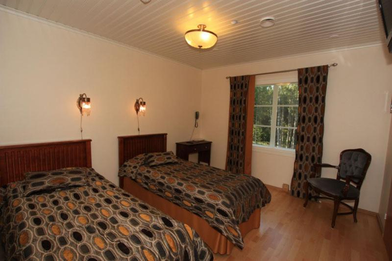 Bedroom 2, Hotel Sininen Helmi, North Savonia