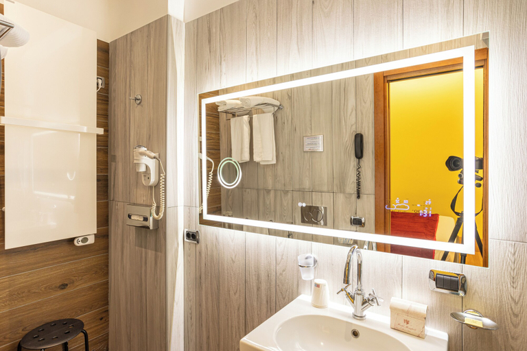 Bathroom 4, Hotel Manfredi Suite in Rome, Roma
