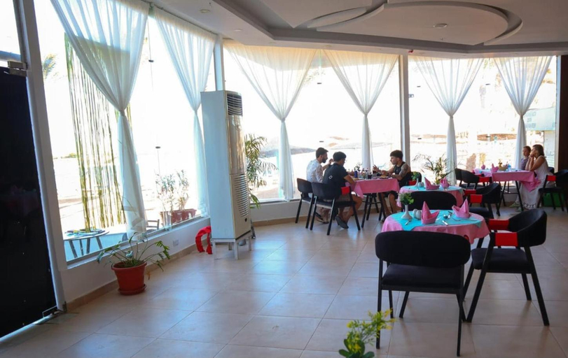 Food & Drinks 5, Hostgool Beach Chalets Mirage bay resort & aqua park, Safaja