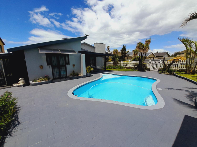 Others 5, Sea Breeze Shelly Beach, Ugu