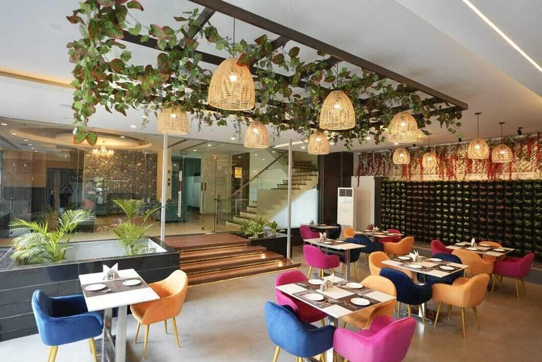 Food & Drinks 5, Hotel Windsor Heights, Gurgaon