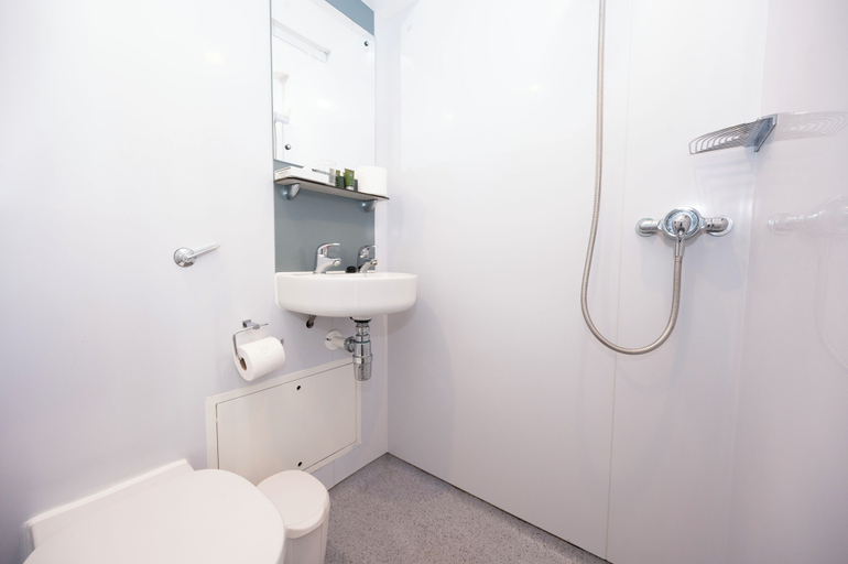 Bathroom 4, Keynes College - University Of Kent, Kent
